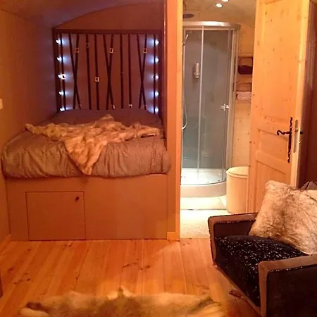 Roulottes Django Et Bella B&B 게브르슈위흐르