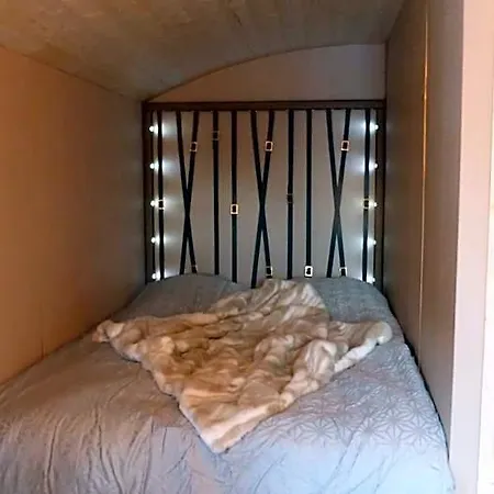 Bed & Breakfast Roulottes Django Et Bella 3*