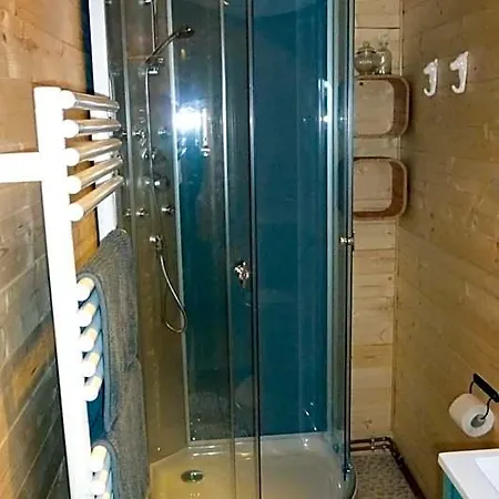 Bed & Breakfast Roulottes Django Et Bella 3*