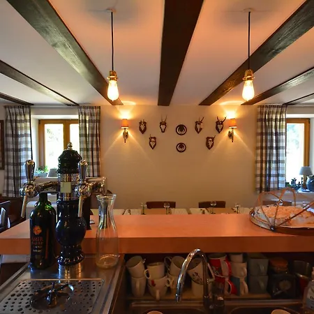 Roulottes Django Et Bella לינה וארוחת בוקר