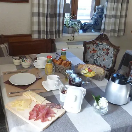 Bed & Breakfast Roulottes Django Et Bella Gueberschwihr